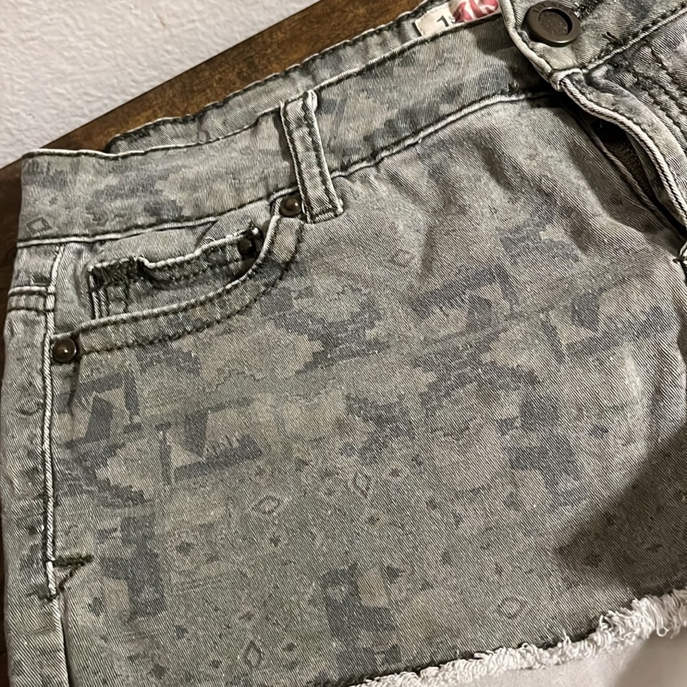 Sold ❗️Shorts - Picture 3 of 8
